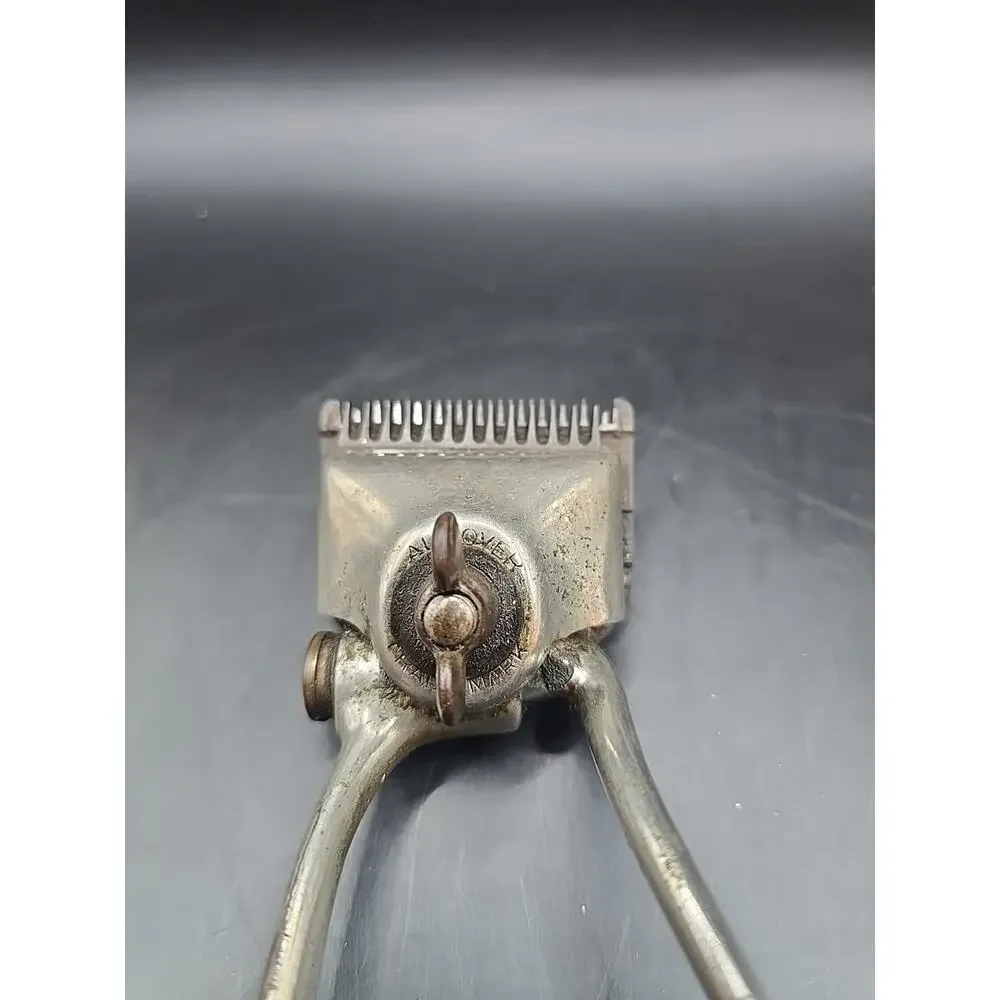 Vintage JOHN OSTER MFG. CO. RACINE WIS. Manual Handheld Hair Clipper & Box. USA.